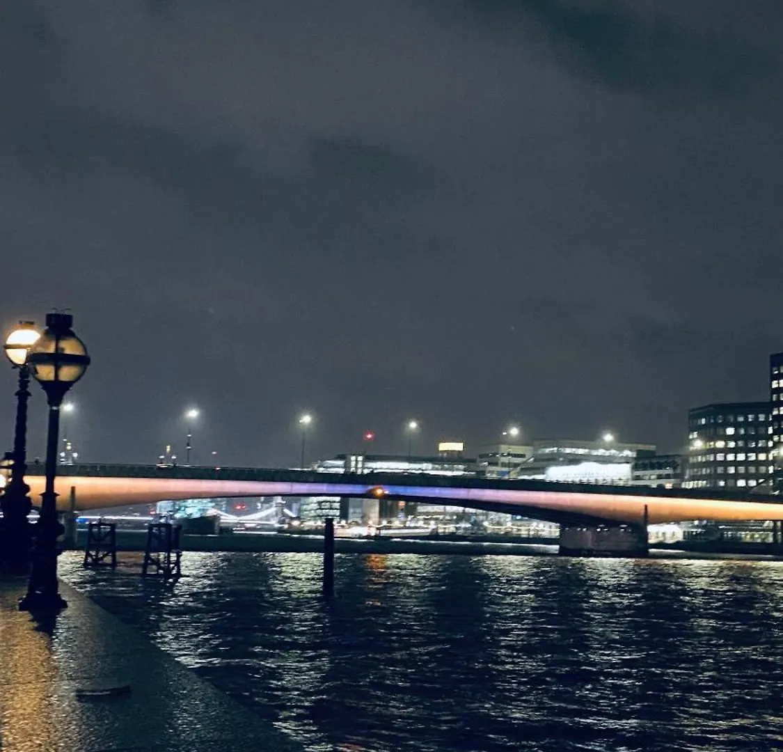 Shadwell - Walking Distance To Tower Bridge, Two Stations In Close Proximity London United Kingdom