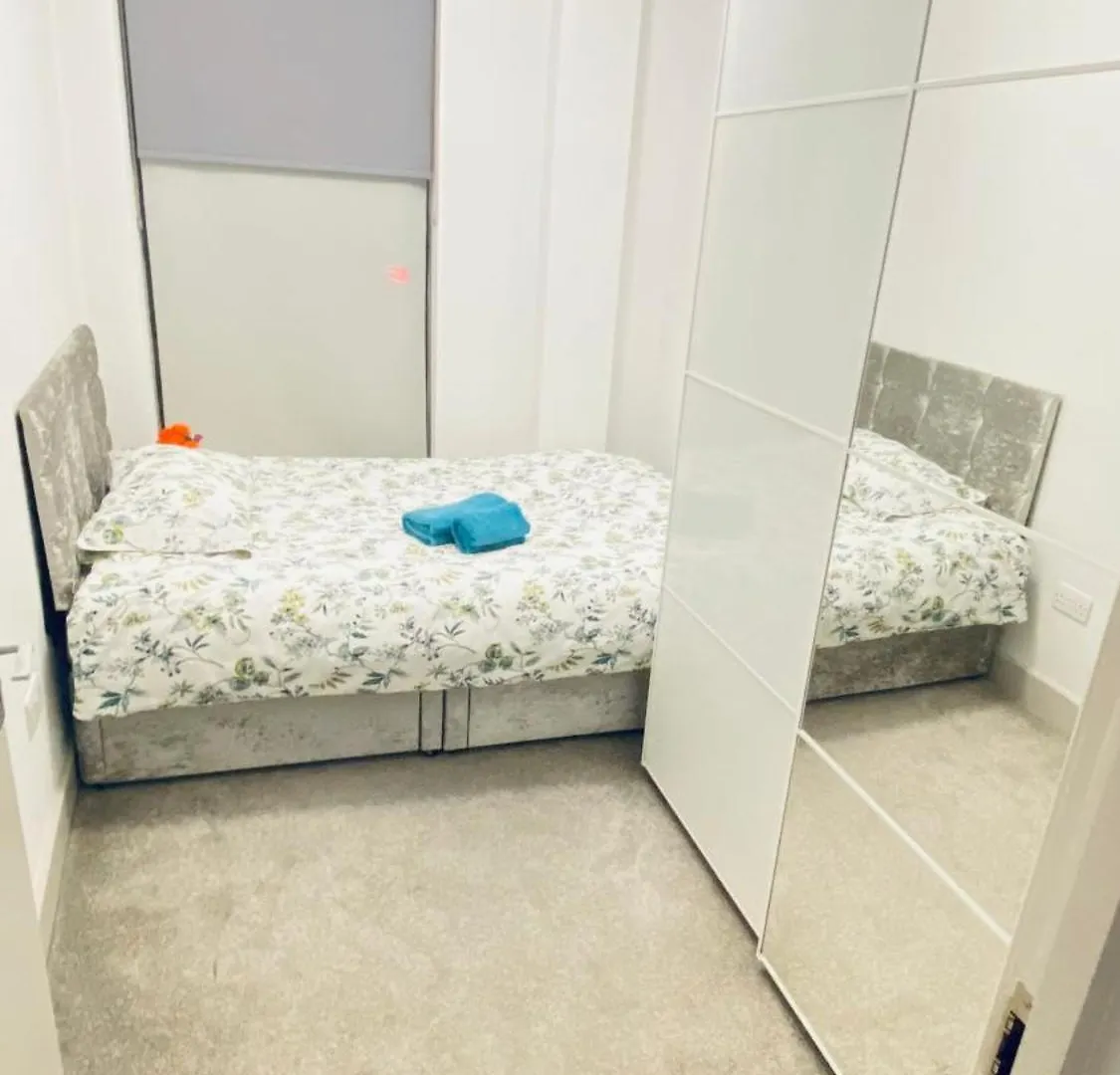 Shadwell - Walking Distance To Tower Bridge, Two Stations In Close Proximity London Großbritannien